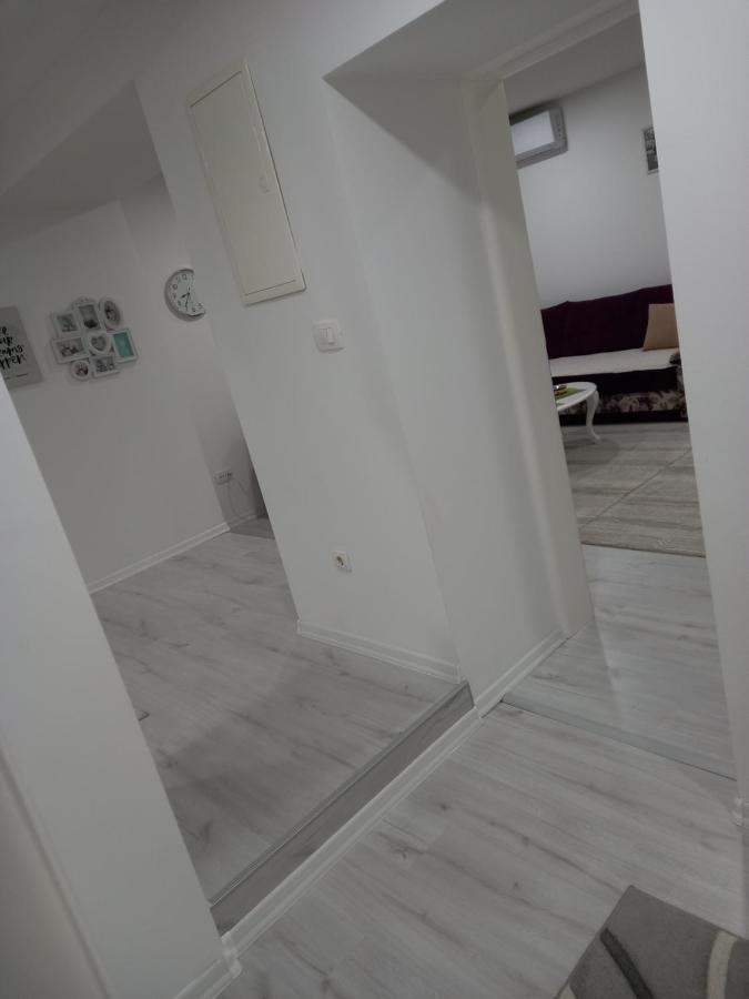 Aine apartman u centru grada Mostar Exterior foto