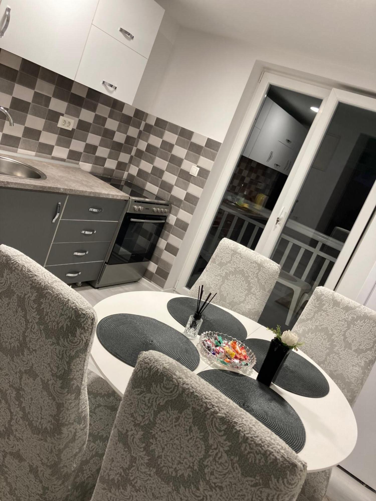 Aine apartman u centru grada Mostar Exterior foto